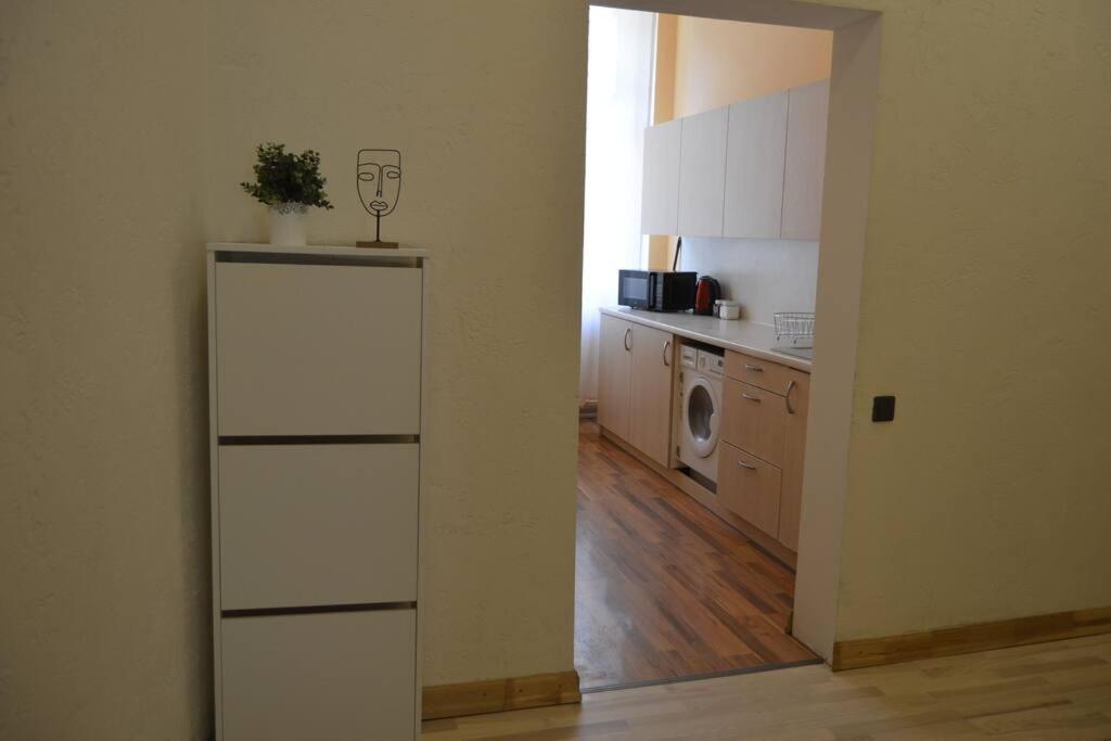 Spacious Old Town Family Peachy 2 Bedrooms Apartment, Nearby The Riga Presidential Castle Экстерьер фото