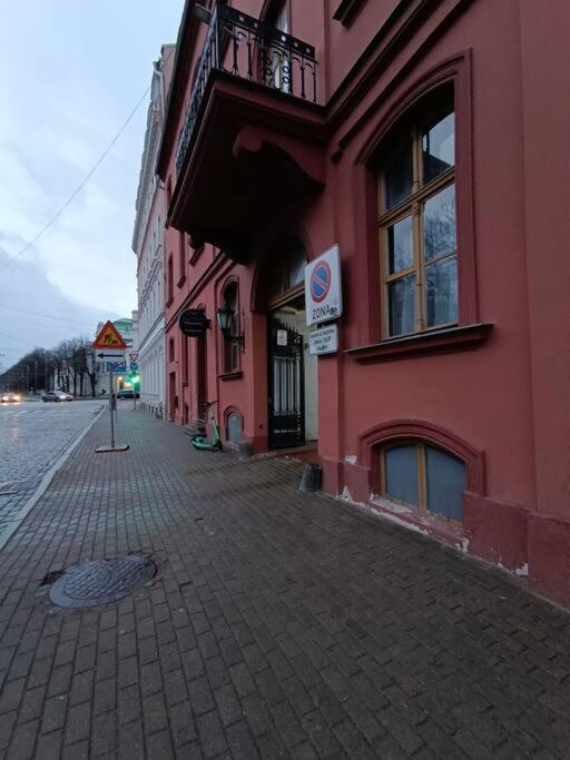 Spacious Old Town Family Peachy 2 Bedrooms Apartment, Nearby The Riga Presidential Castle Экстерьер фото