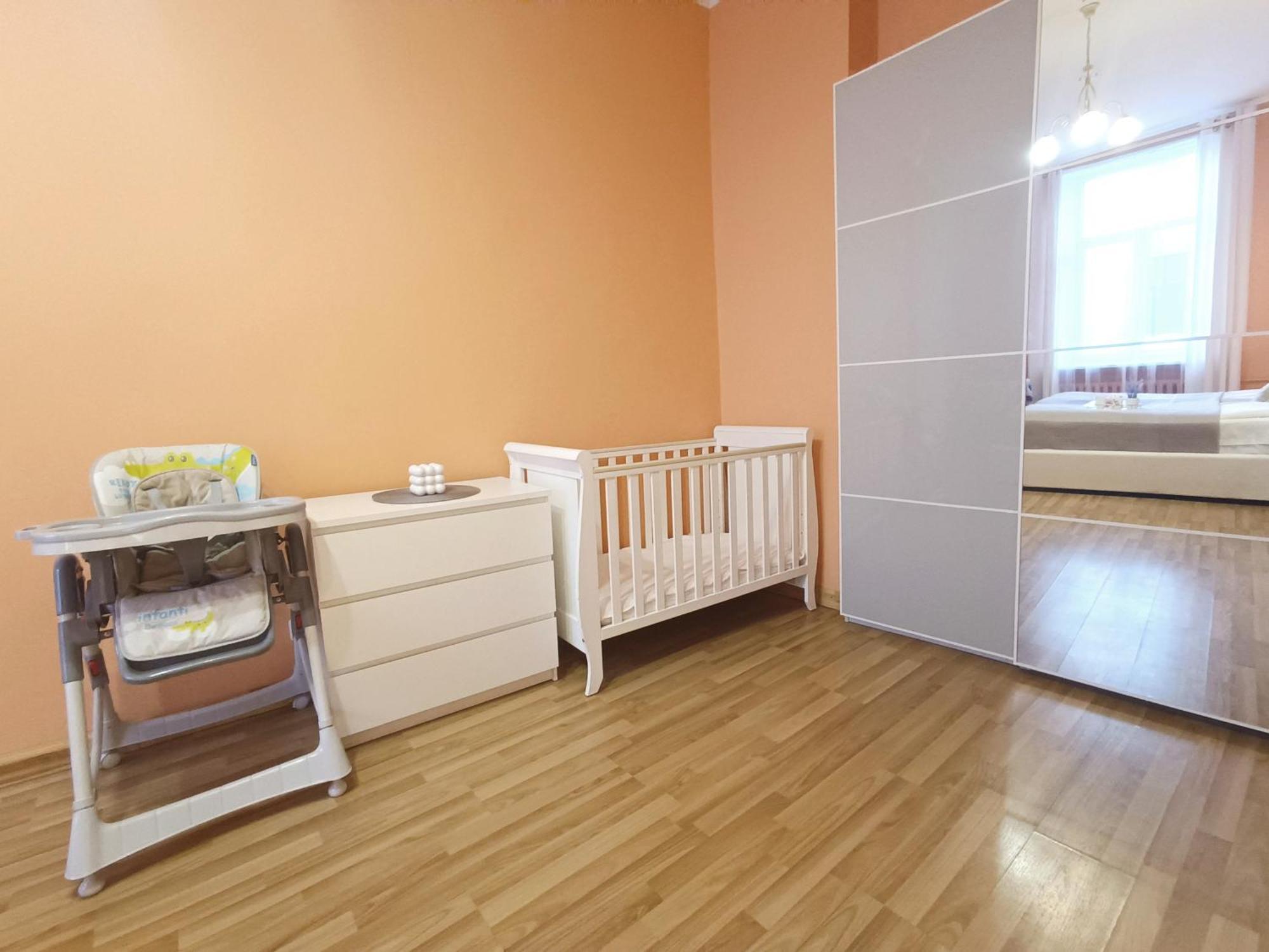 Spacious Old Town Family Peachy 2 Bedrooms Apartment, Nearby The Riga Presidential Castle Экстерьер фото