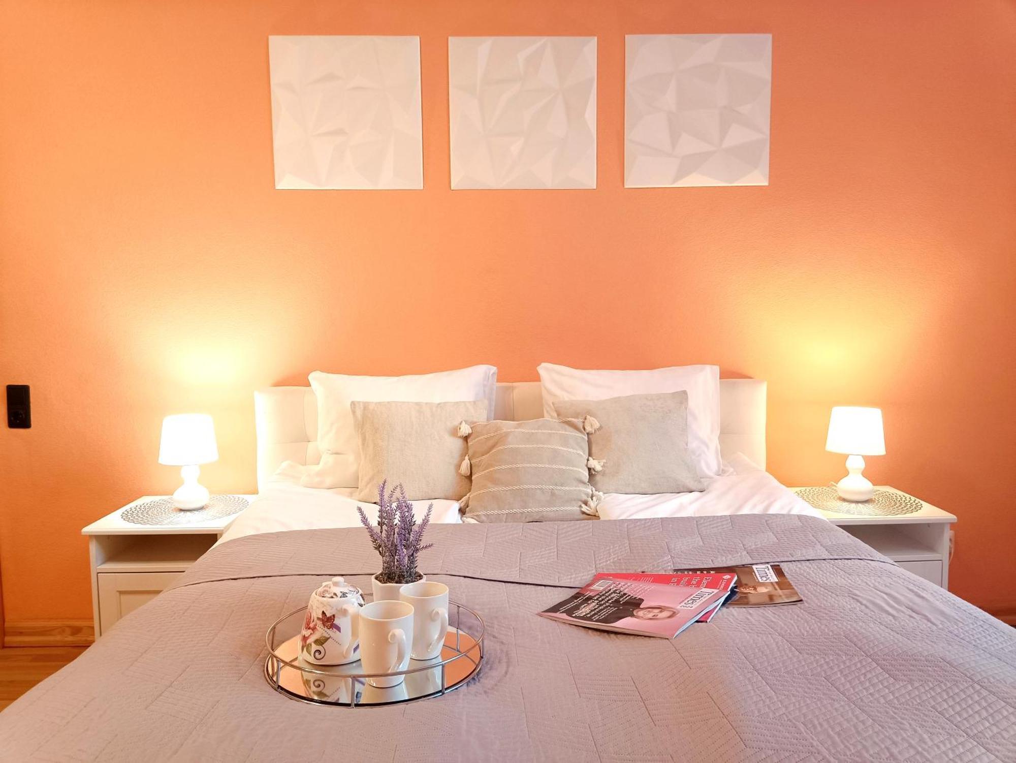 Spacious Old Town Family Peachy 2 Bedrooms Apartment, Nearby The Riga Presidential Castle Экстерьер фото